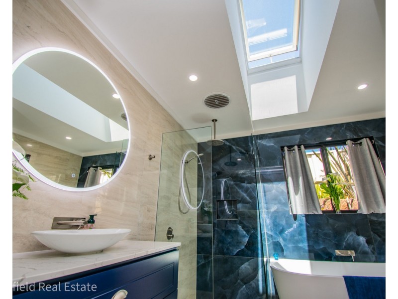 11 King George Street, Little Grove WA 6330