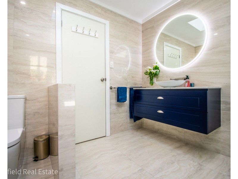 11 King George Street, Little Grove WA 6330