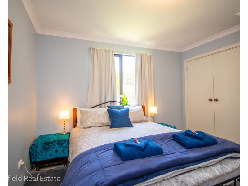 11 King George Street, Little Grove WA 6330