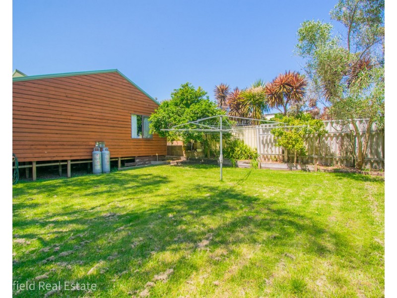 11 King George Street, Little Grove WA 6330