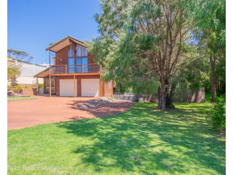 11 King George Street, Little Grove WA 6330