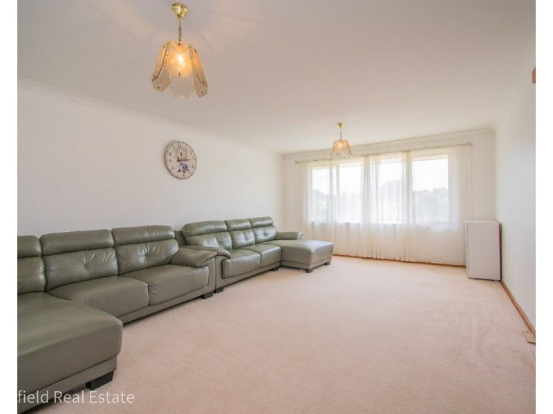 16 Barnesby Drive, Yakamia WA 6330