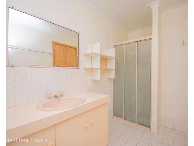 16 Barnesby Drive, Yakamia WA 6330