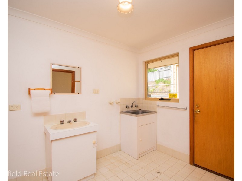 16 Barnesby Drive, Yakamia WA 6330