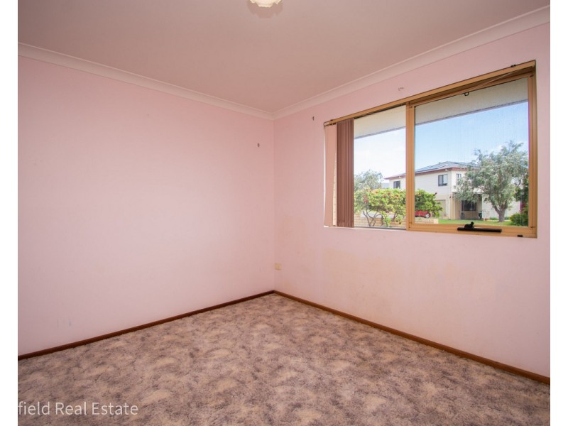 16 Barnesby Drive, Yakamia WA 6330