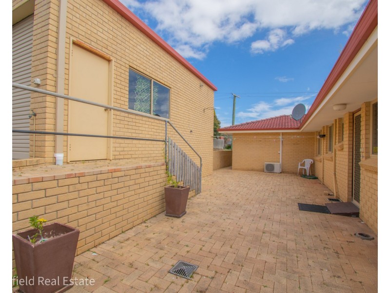 16 Barnesby Drive, Yakamia WA 6330