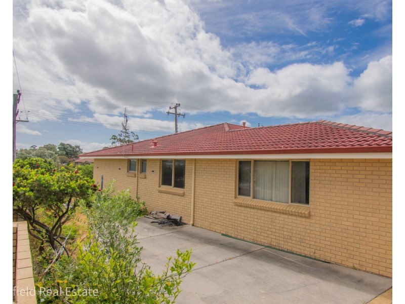 16 Barnesby Drive, Yakamia WA 6330