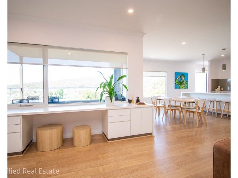 8A Beauchamp Street, Mira Mar WA 6330