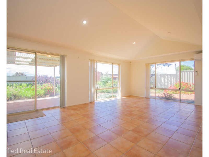 15 Chauncy Way, Spencer Park WA 6330