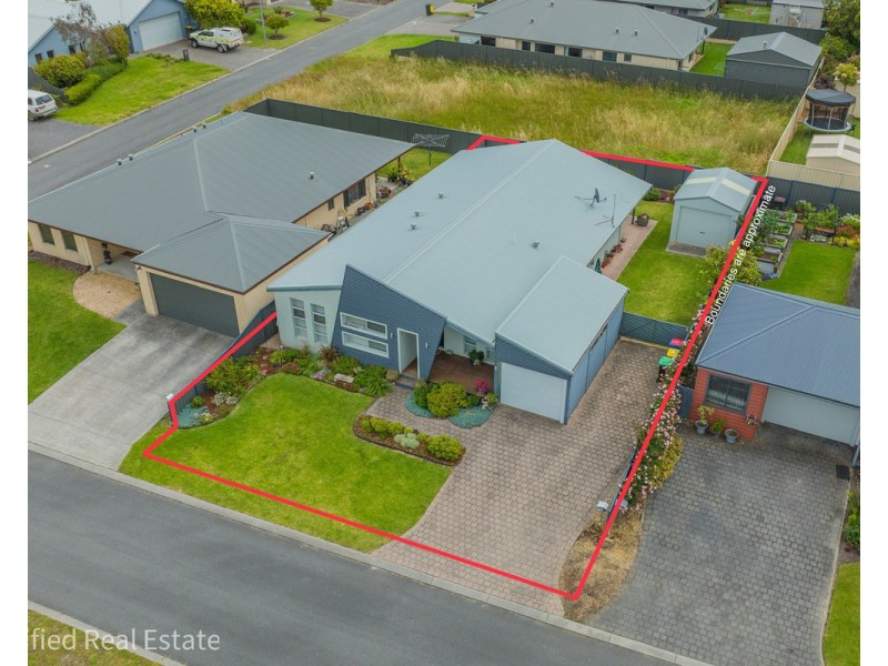 10 Hogarth Road, Mckail WA 6330