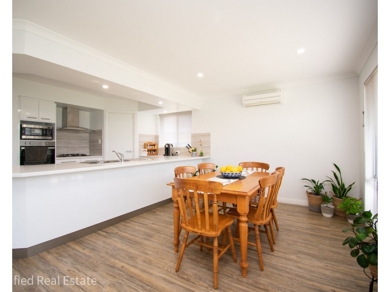 10 Hogarth Road, Mckail WA 6330