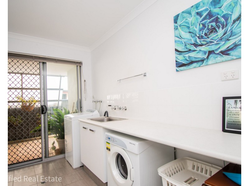 10 Hogarth Road, Mckail WA 6330