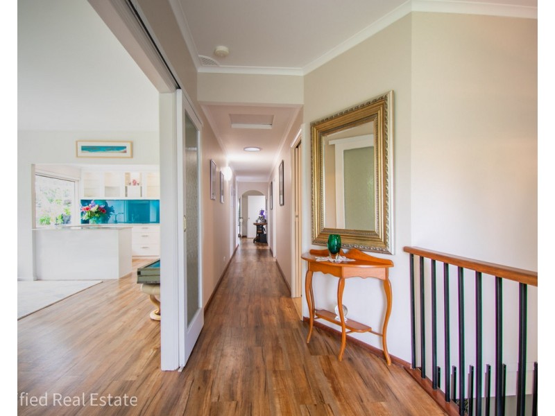 8 Breaksea Crescent, Collingwood Heights WA 6330