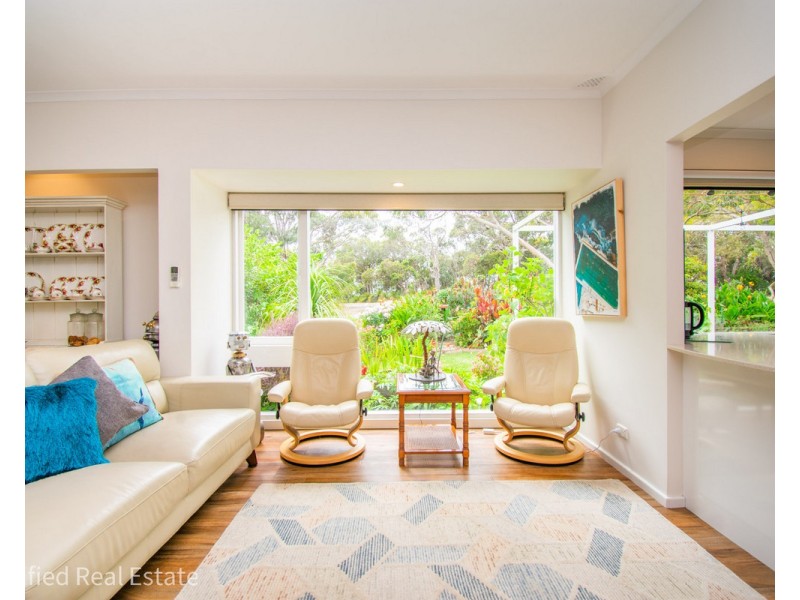 8 Breaksea Crescent, Collingwood Heights WA 6330