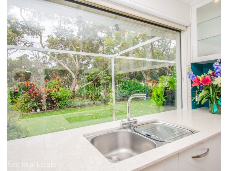 8 Breaksea Crescent, Collingwood Heights WA 6330