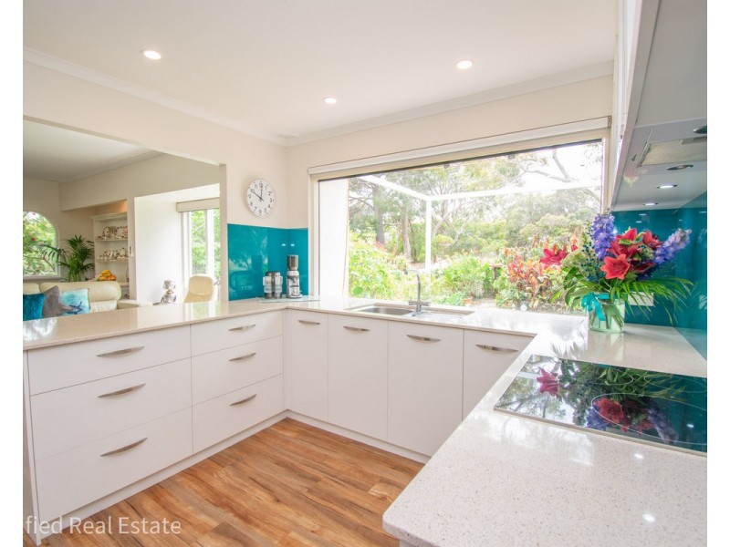 8 Breaksea Crescent, Collingwood Heights WA 6330