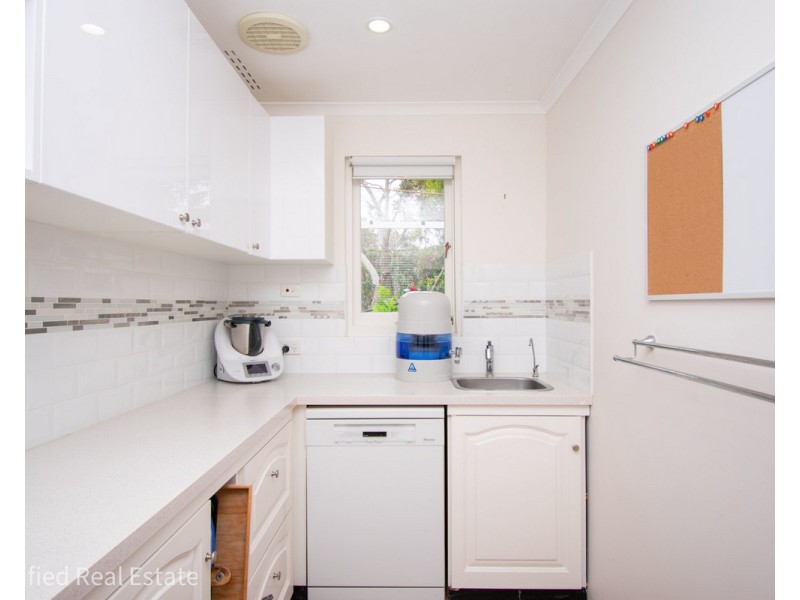 8 Breaksea Crescent, Collingwood Heights WA 6330