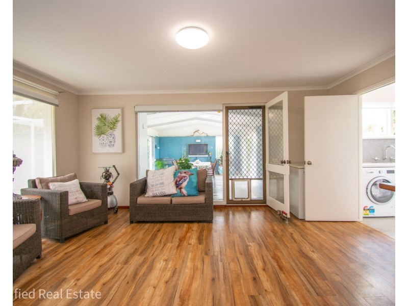 8 Breaksea Crescent, Collingwood Heights WA 6330