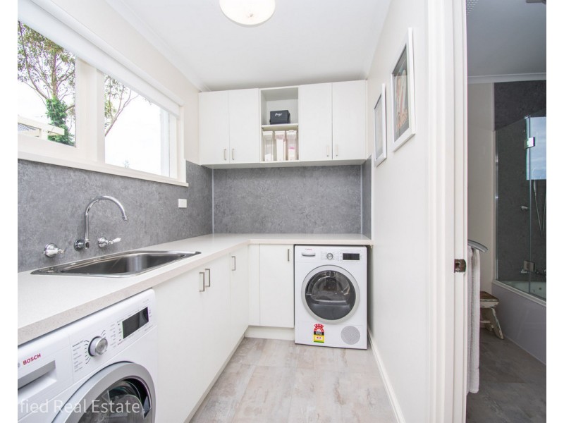 8 Breaksea Crescent, Collingwood Heights WA 6330
