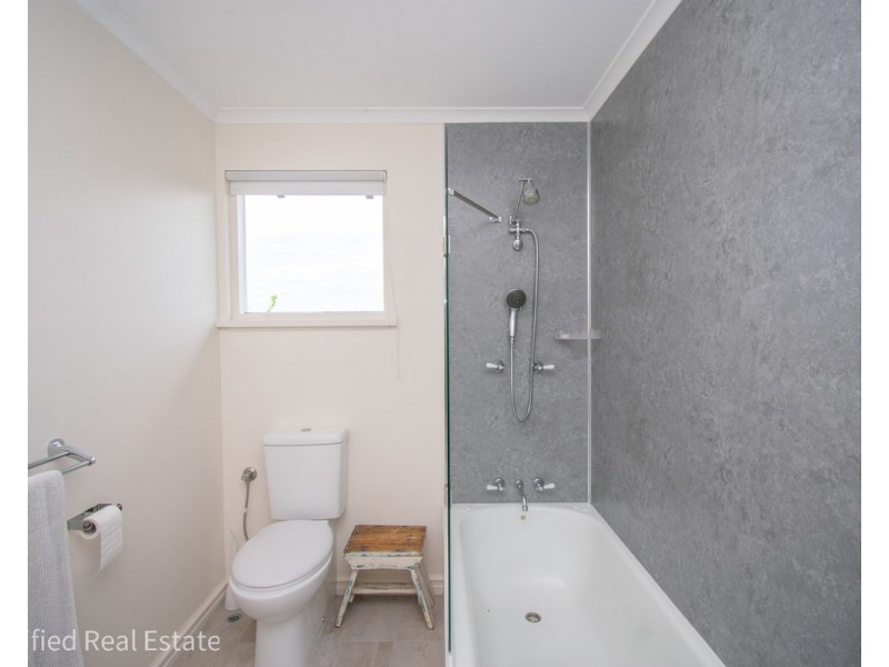8 Breaksea Crescent, Collingwood Heights WA 6330