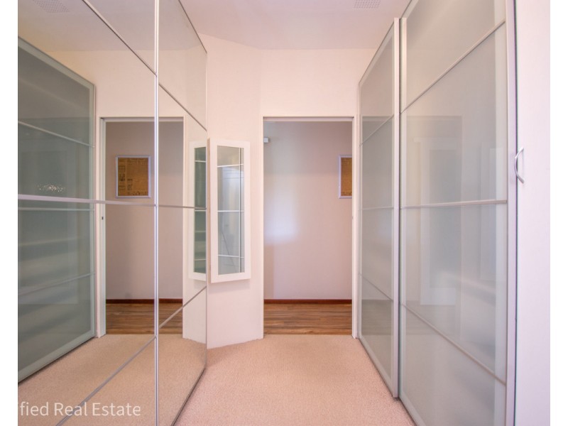 8 Breaksea Crescent, Collingwood Heights WA 6330