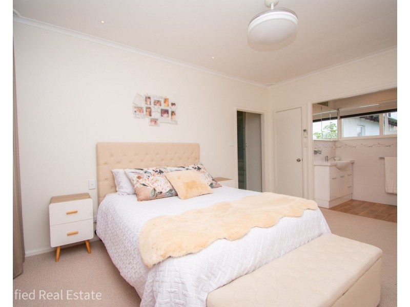8 Breaksea Crescent, Collingwood Heights WA 6330