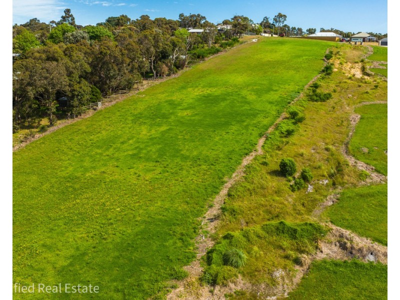 689 Greyhound Circle, Gledhow WA 6330