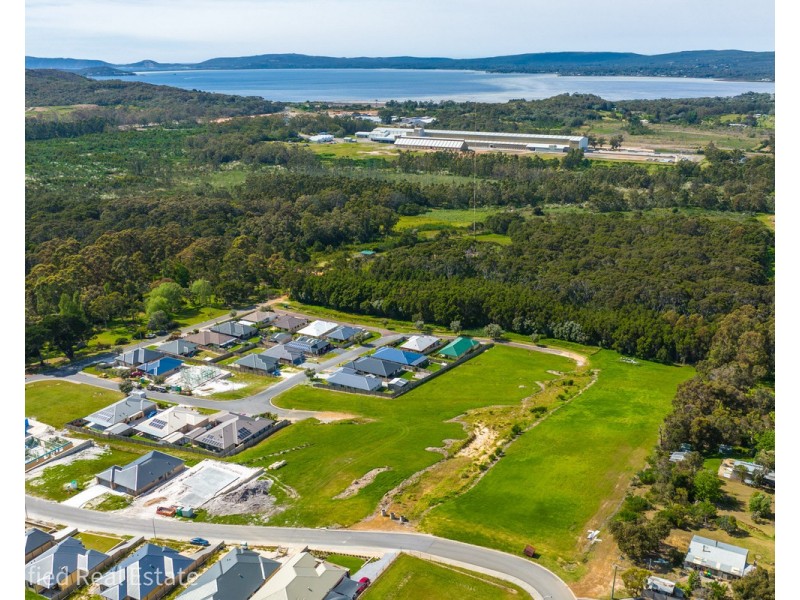 689 Greyhound Circle, Gledhow WA 6330