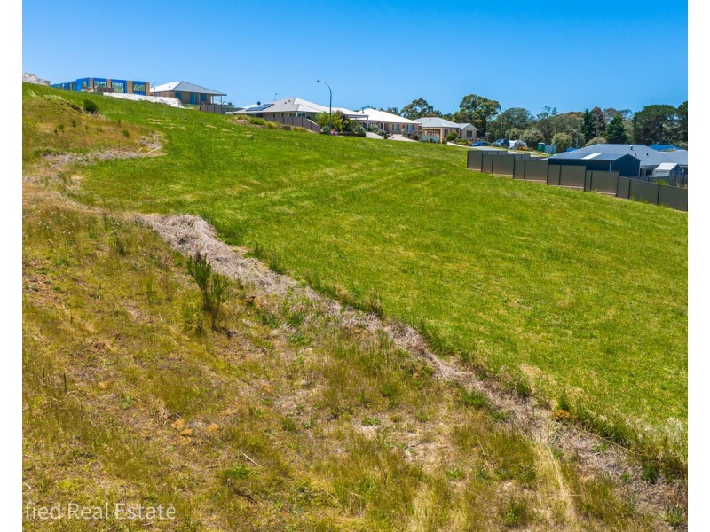 687 Greyhound Circle, Gledhow WA 6330