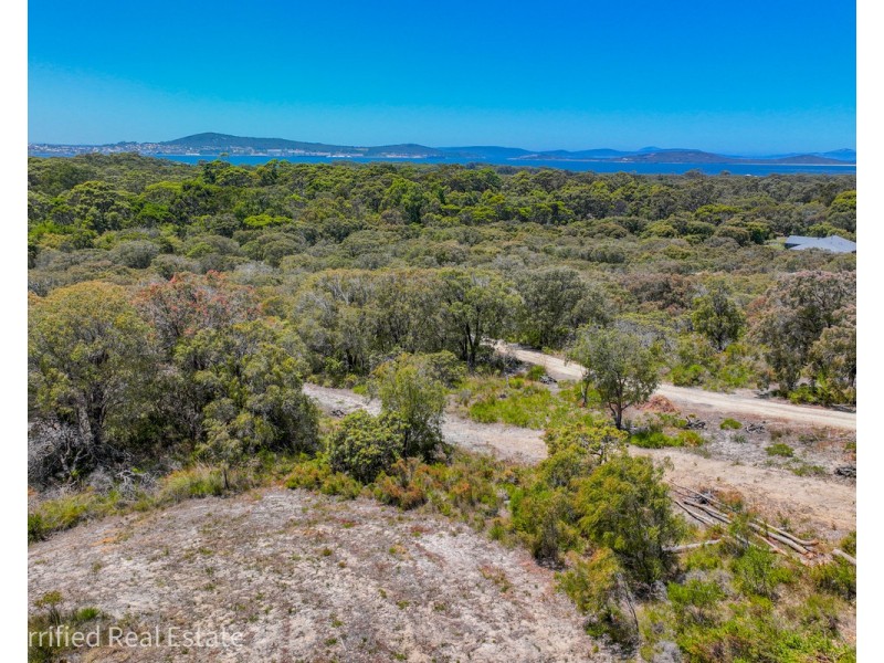 47 Diamond Street, Little Grove WA 6330