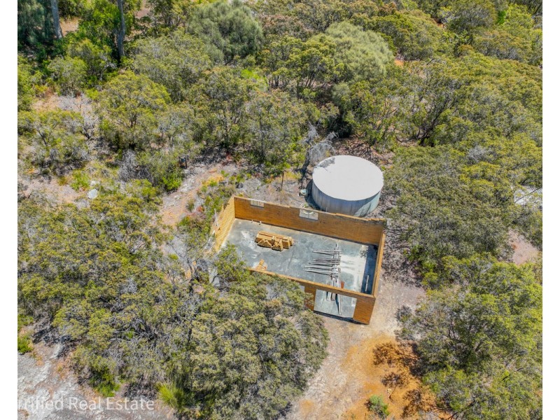 47 Diamond Street, Little Grove WA 6330