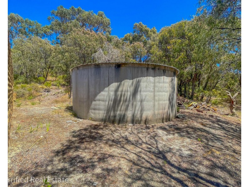 47 Diamond Street, Little Grove WA 6330