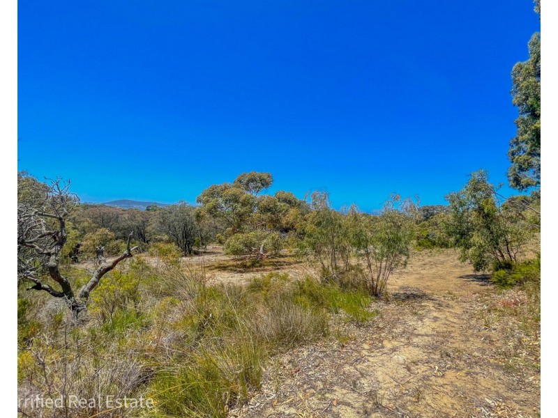 47 Diamond Street, Little Grove WA 6330