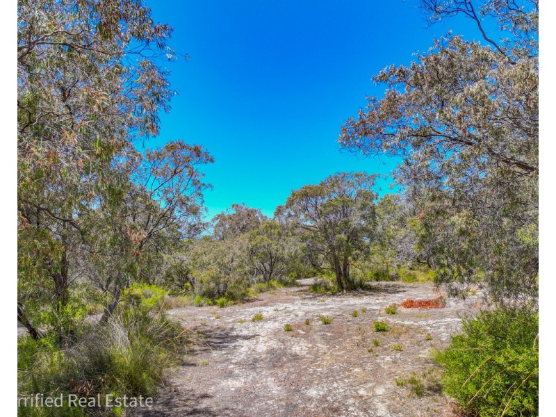 47 Diamond Street, Little Grove WA 6330