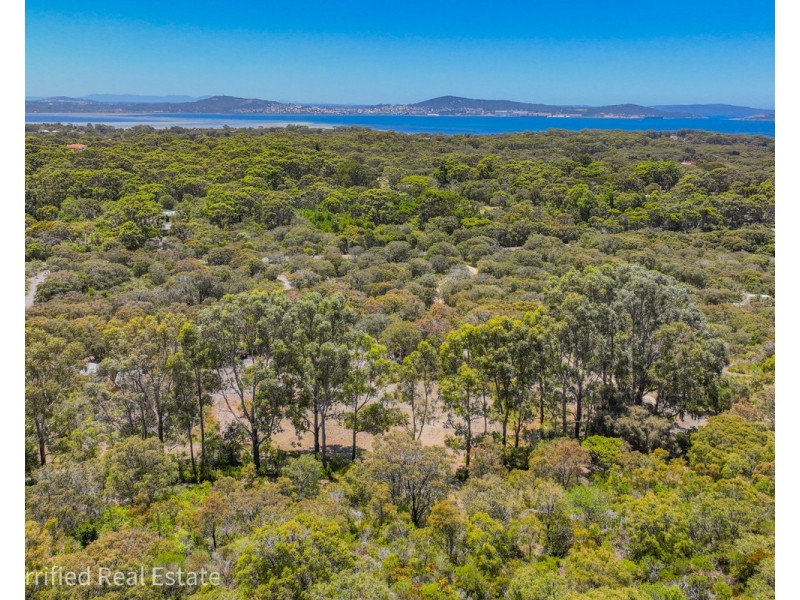 47 Diamond Street, Little Grove WA 6330