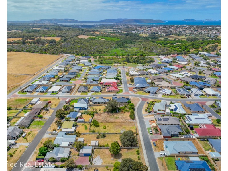 10 Hayward Crescent, Yakamia WA 6330