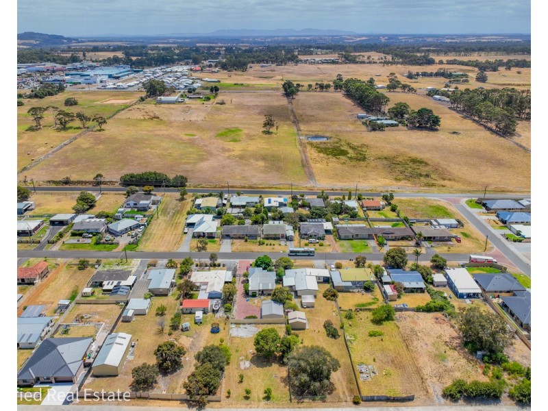 10 Hayward Crescent, Yakamia WA 6330