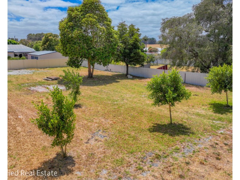 10 Hayward Crescent, Yakamia WA 6330