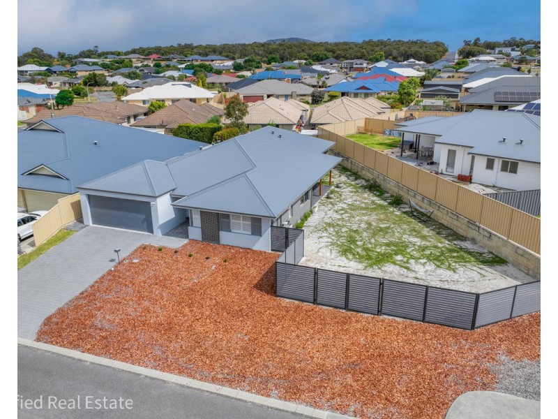2 Teatree Way, Yakamia WA 6330