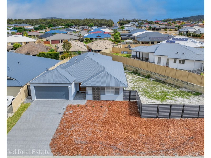 2 Teatree Way, Yakamia WA 6330