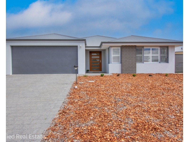2 Teatree Way, Yakamia WA 6330
