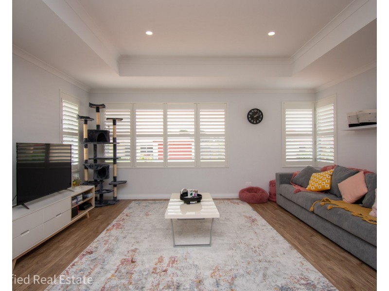 2 Teatree Way, Yakamia WA 6330