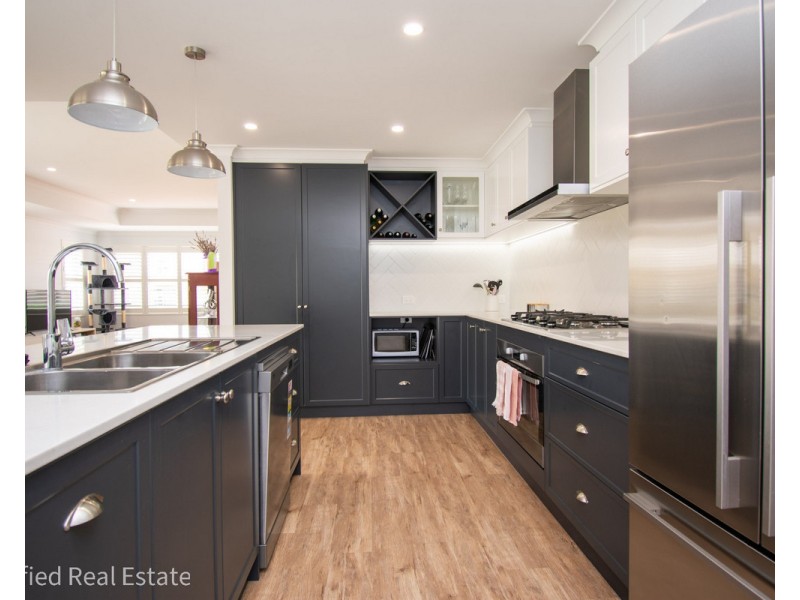 2 Teatree Way, Yakamia WA 6330