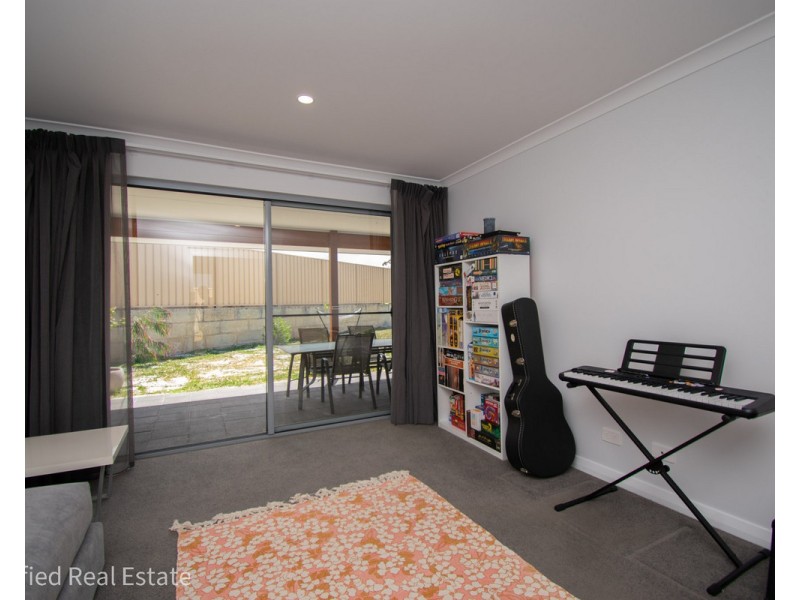 2 Teatree Way, Yakamia WA 6330