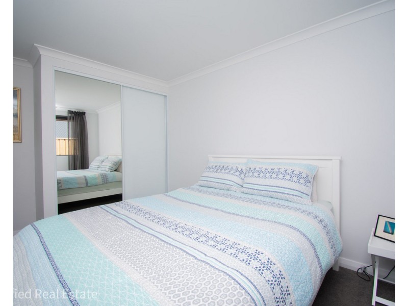 2 Teatree Way, Yakamia WA 6330