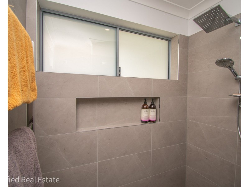 2 Teatree Way, Yakamia WA 6330