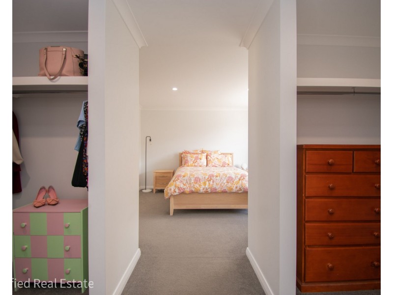 2 Teatree Way, Yakamia WA 6330