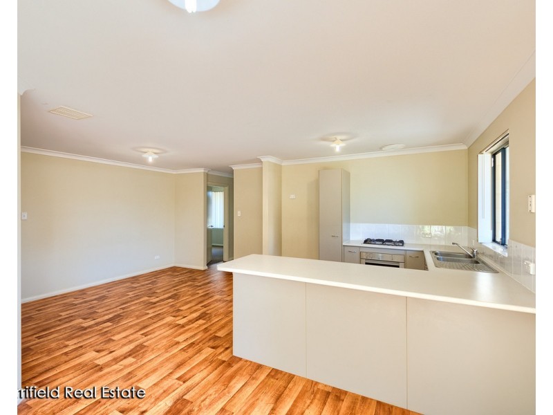 12 Dunn Street, Orana WA 6330