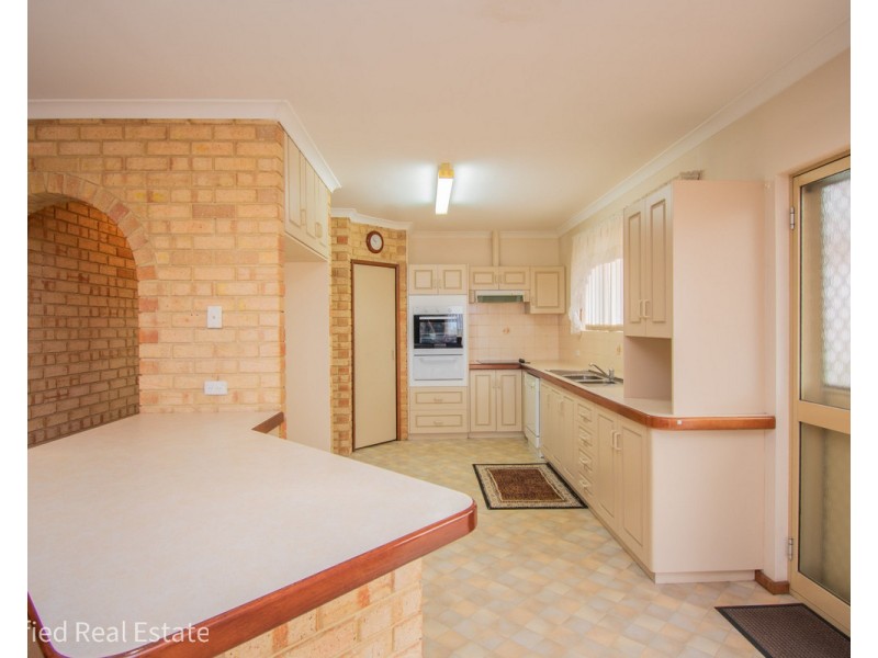 2/11 Norman Place, Spencer Park WA 6330