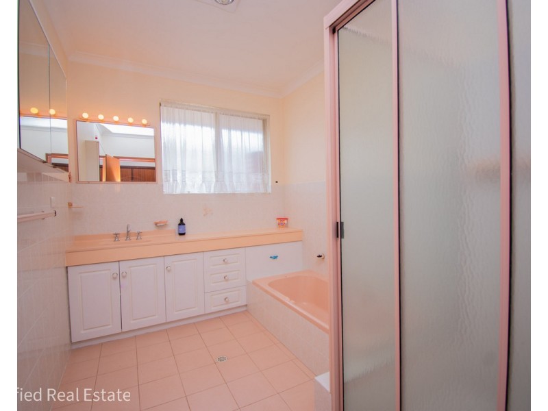 2/11 Norman Place, Spencer Park WA 6330